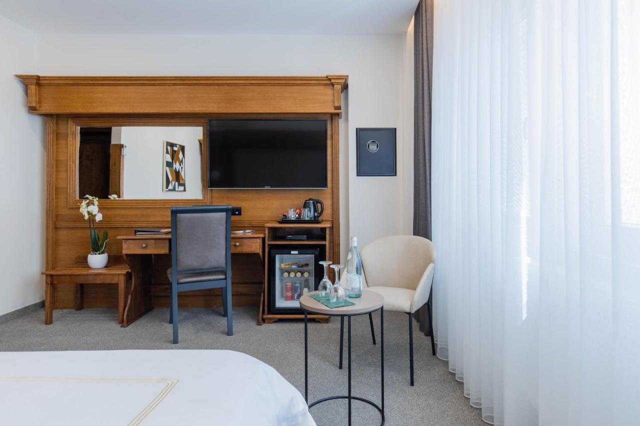 Hotel Afa Prishtinë Ngoại thất bức ảnh