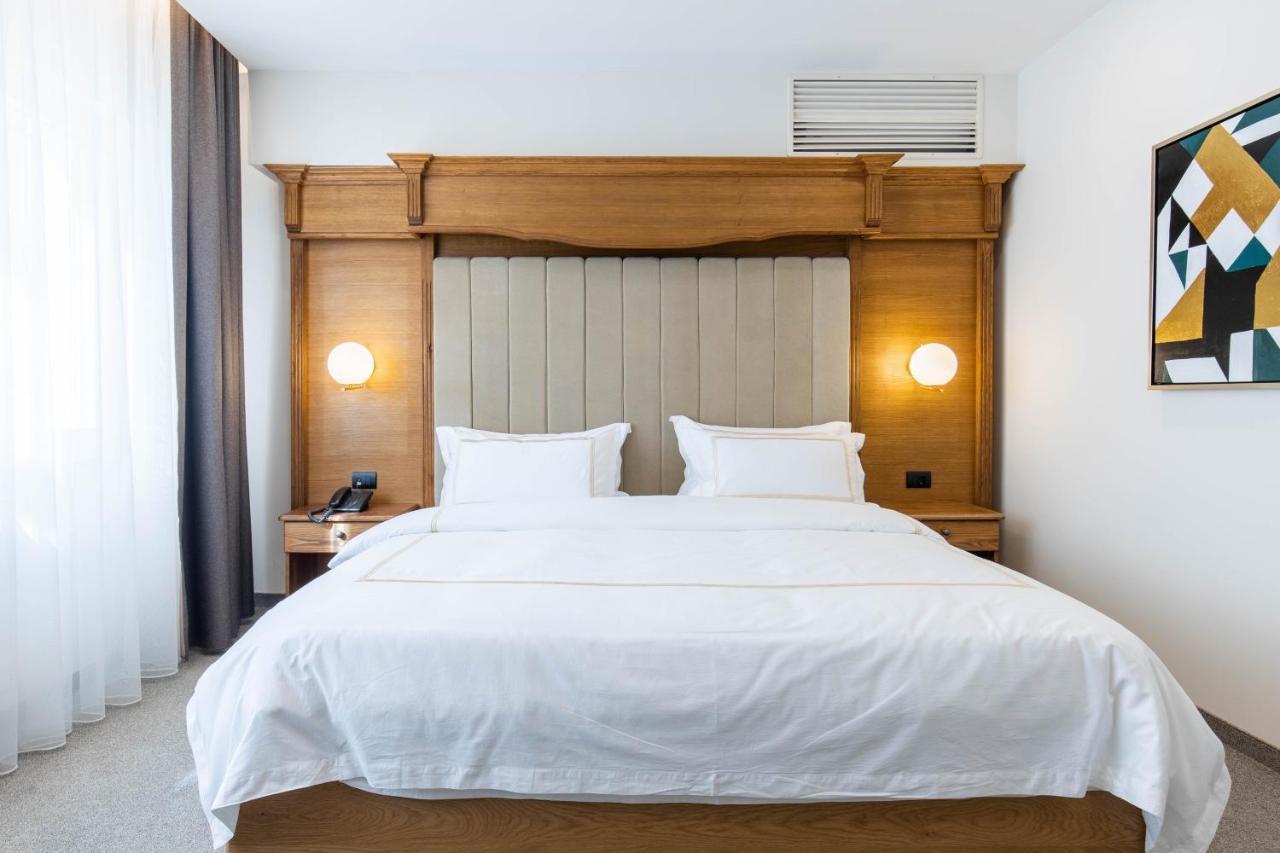 Hotel Afa Prishtinë Ngoại thất bức ảnh