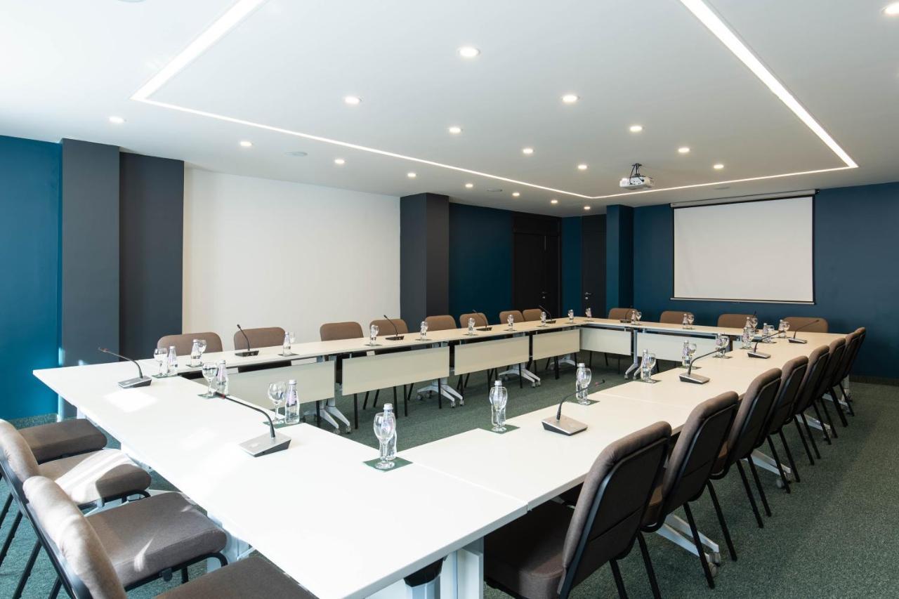 Hotel Afa Prishtinë Ngoại thất bức ảnh
