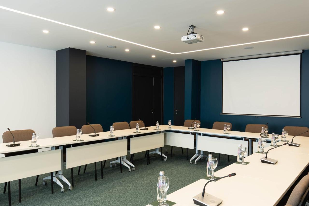 Hotel Afa Prishtinë Ngoại thất bức ảnh