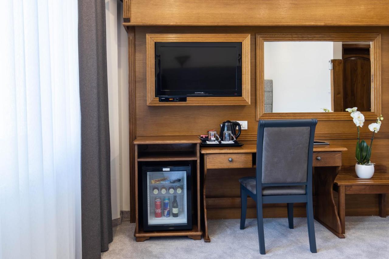 Hotel Afa Prishtinë Ngoại thất bức ảnh