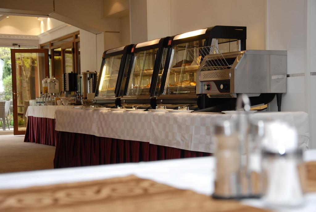 Hotel Afa Prishtinë Ngoại thất bức ảnh
