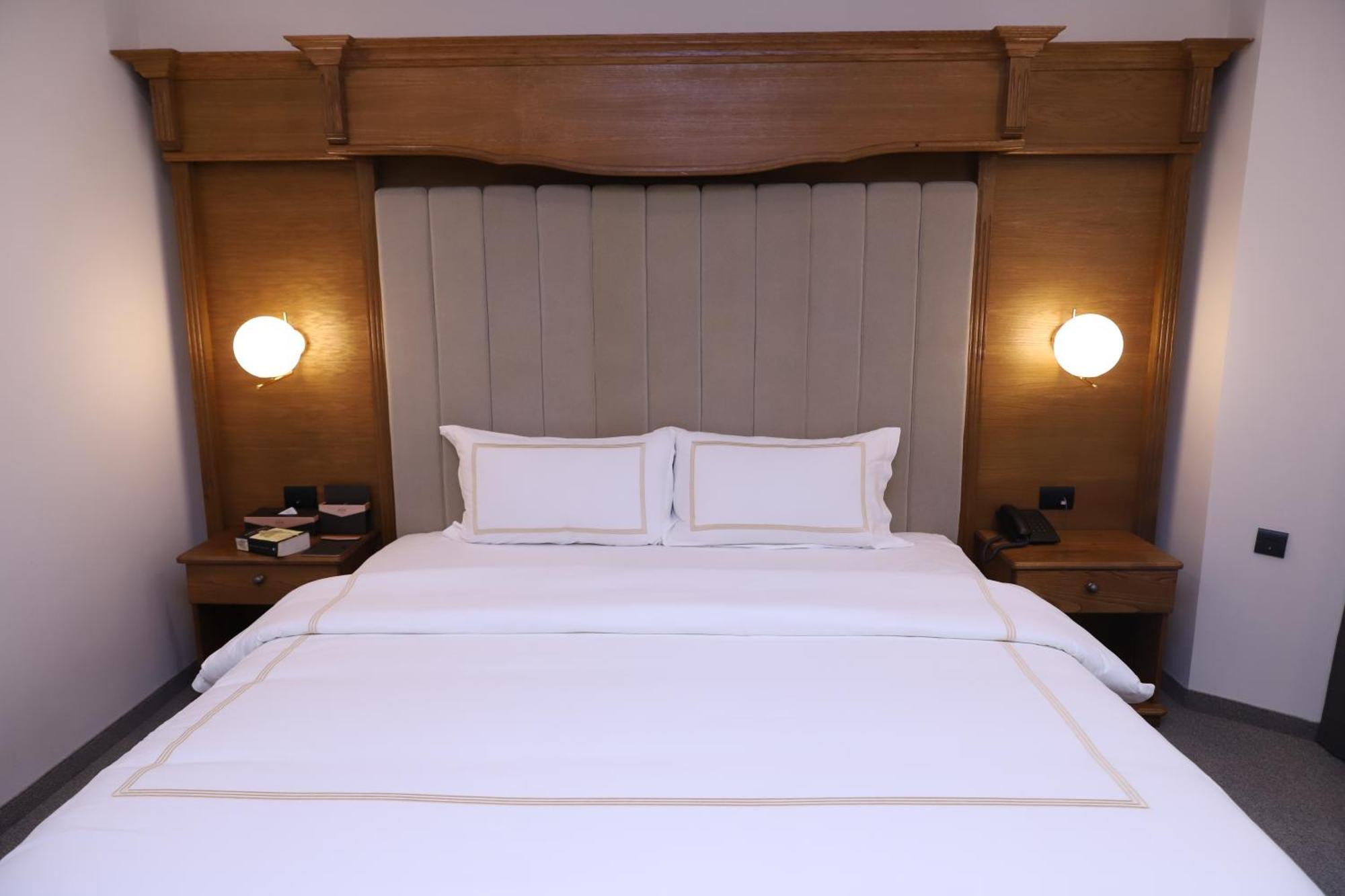 Hotel Afa Prishtinë Ngoại thất bức ảnh
